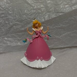 2000 Hallmark Dressing Cinderella Keepsake Ornament